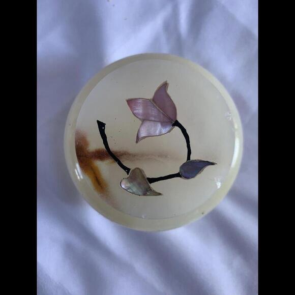 Hand Carved Onyx Trinket Bowl Jar Lid Inlaid w/ Mother of Pearl Flowers Pakistan - Picture 5 of 15